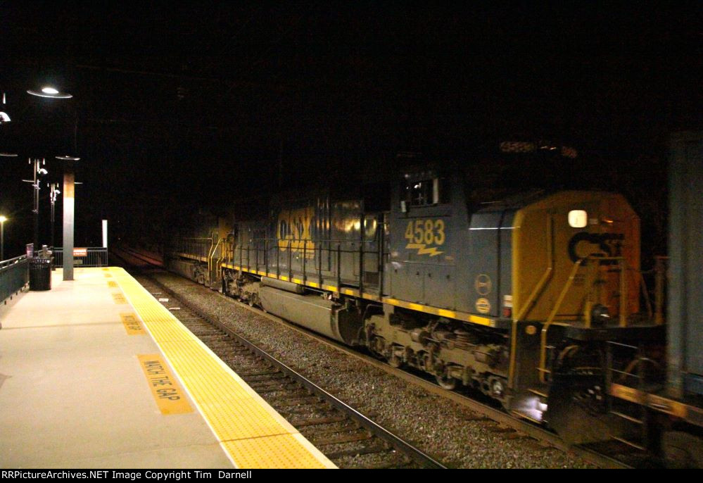 CSX 4583 on I157